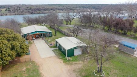 3731 Lakeview DR