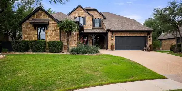 208 Santaluz LN