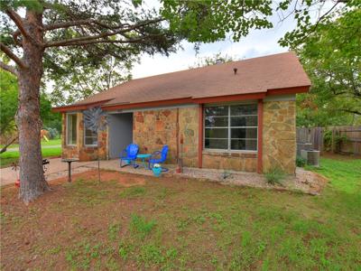 400 N River Oaks DR