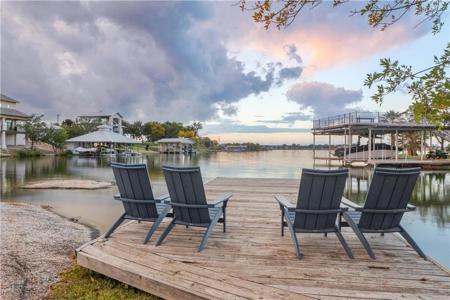904 Shorewood Downs DR