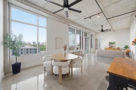 800 W 5th ST