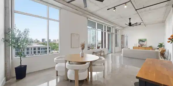 800 W 5th ST