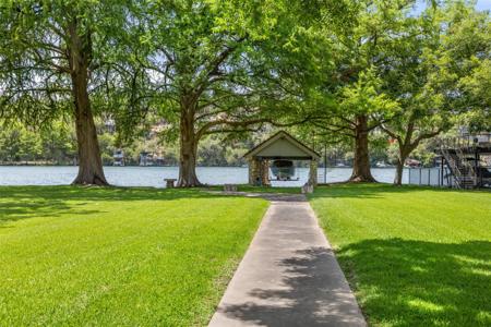 3201 Rivercrest DR