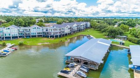 806 Highcrest DR