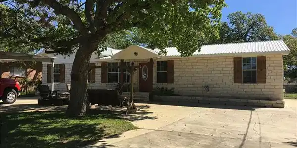 104 N Oak