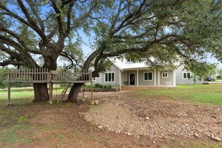 226 Highline DR