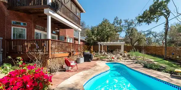 305 Rolling Green DR