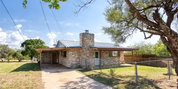 117 E Cottonwood DR