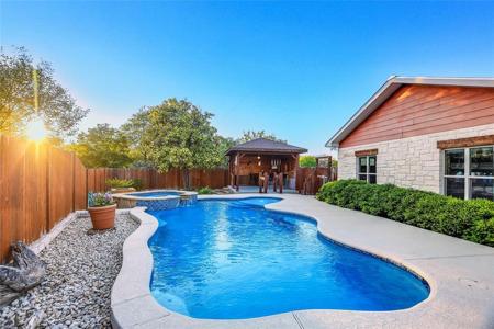 158 Center Point Dr DR