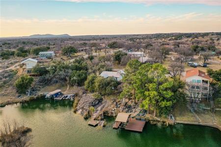 118 Lakeshore DR