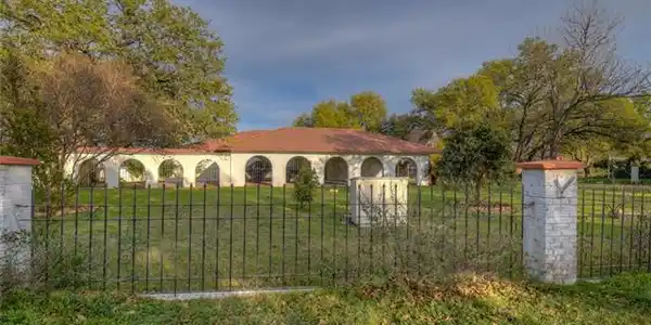 1000 Pebble DR