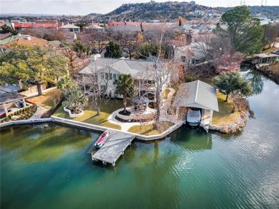 500 Lucy LN