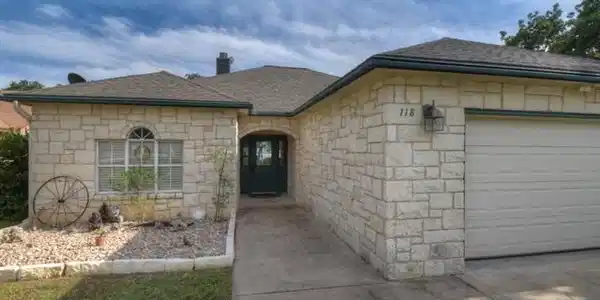 118 Agarita Dr