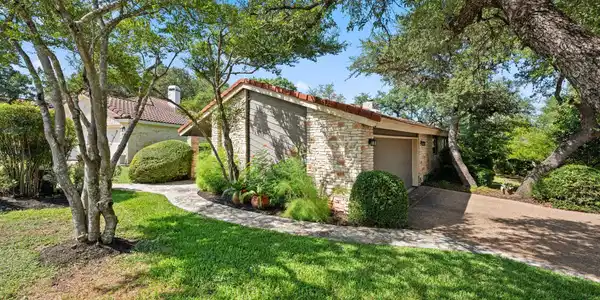 102 Crescent BLF