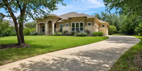 17001 Northlake Hills DR