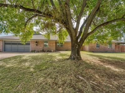 236 E Bluebonnet DR