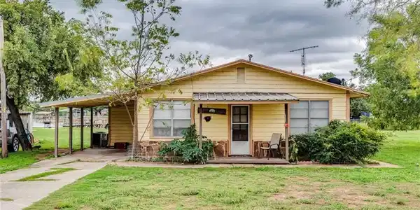610 Pebble DR