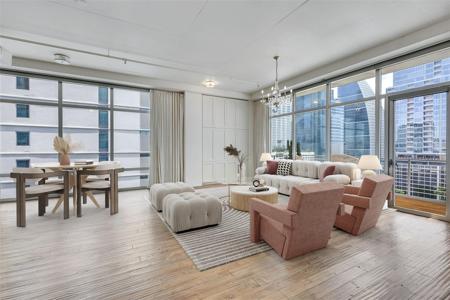 800 W 5th ST