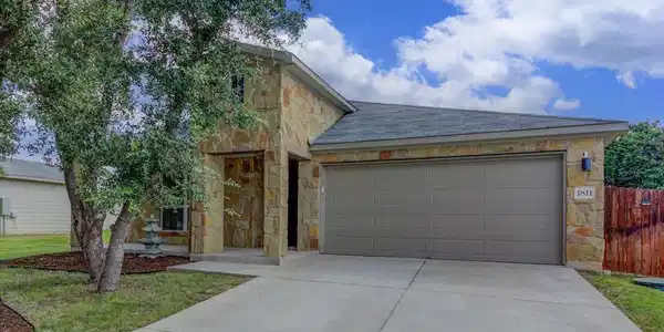 1811 Omaha DR