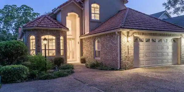 367 Meadowlakes DR