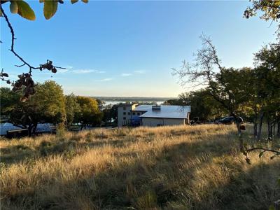 204 E Bluebonnet RD