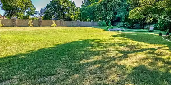 3430 Summit CIR