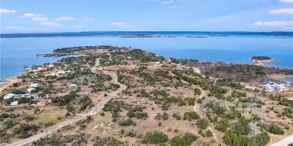 81 Peninsula DR