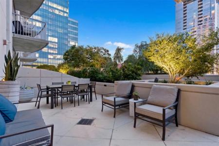 360 Nueces ST