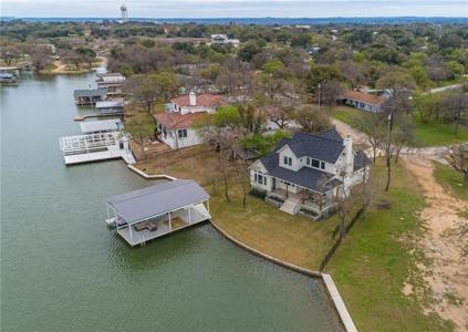 515 N Shorewood DR