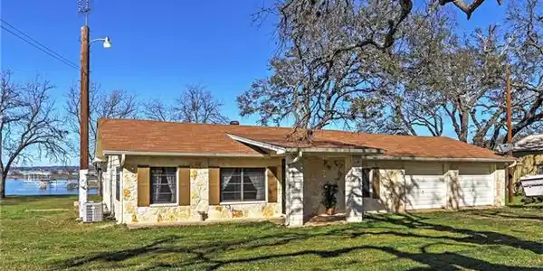 703 Lakewood Dr