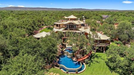 307 Lago Lane