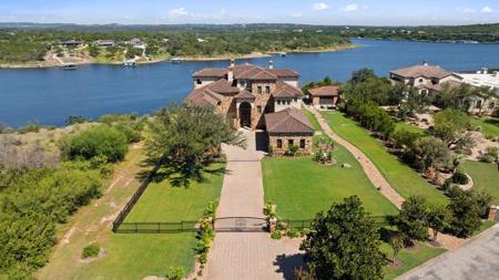1216 Travis Bluff WAY