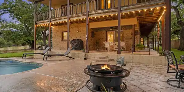 230 S Chaparral