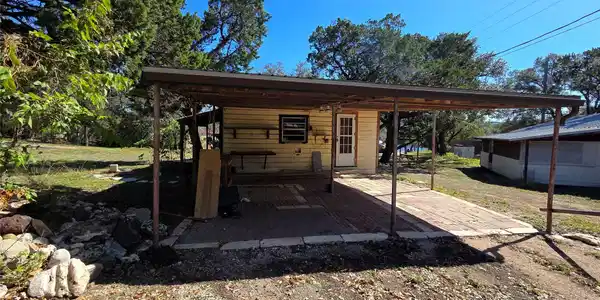 9813 TRAILS END RD