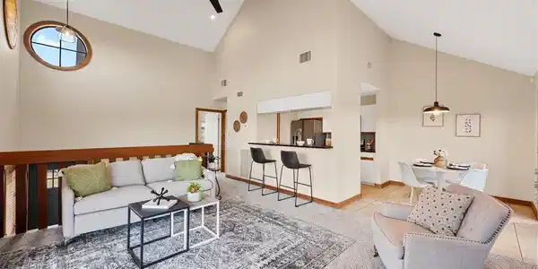 112 Courtside CIR