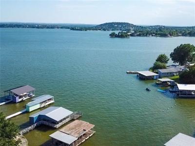 326 E Lakeshore DR