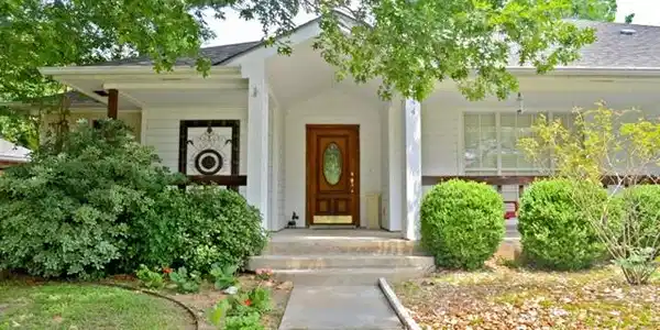 144 Broadmoor ST