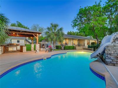 1204 Hillcrest DR