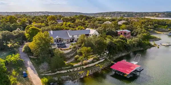 805 Brooks Hollow RD
