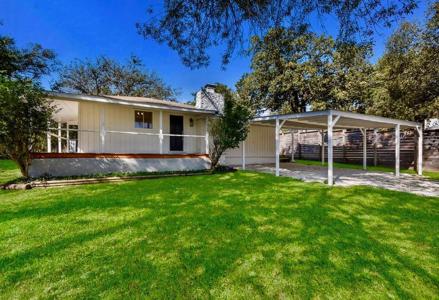 1104 S QUINLAN PARK RD