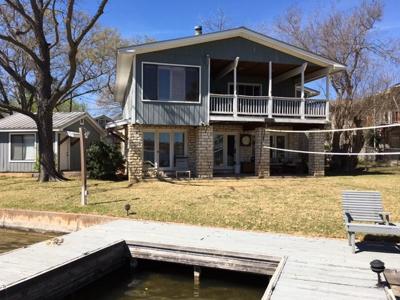 606 E Bluebriar DR