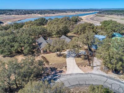 320 Bedford DR
