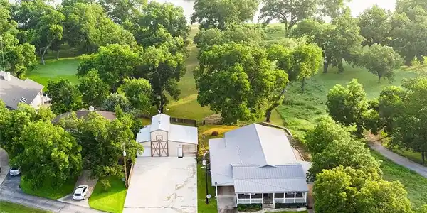 345 Pecan Grove LN