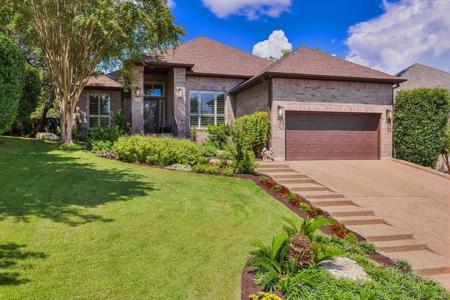 10513 Pointe View DR