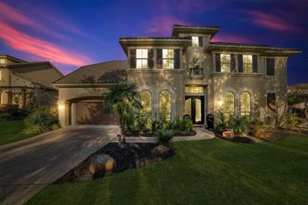 2116 University Club DR