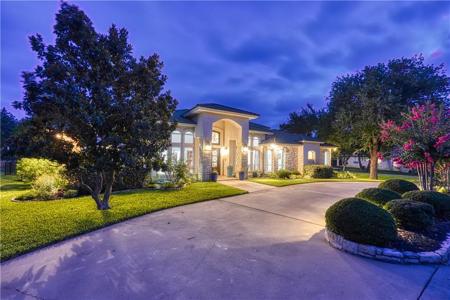 208 Lighthouse DR