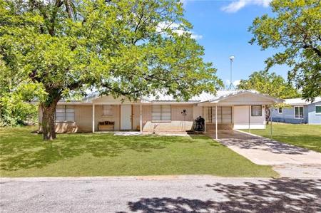 210 Robin RD