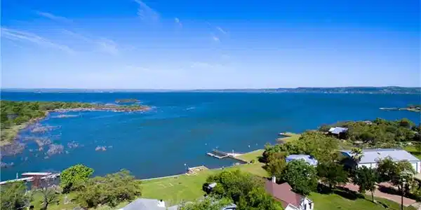 110 Lakeshore Dr