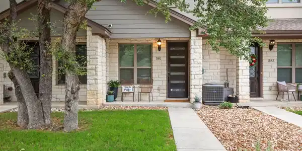 581 Demarett DR
