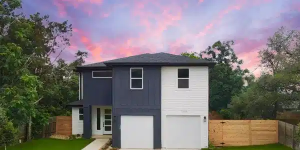 11111 Elm ST